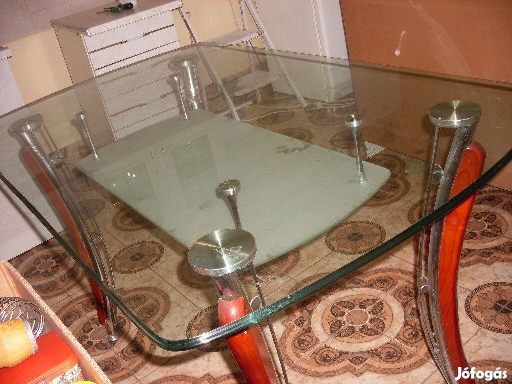 Miskolcon üveg konyha asztal nagyon szép állapotban eladó
