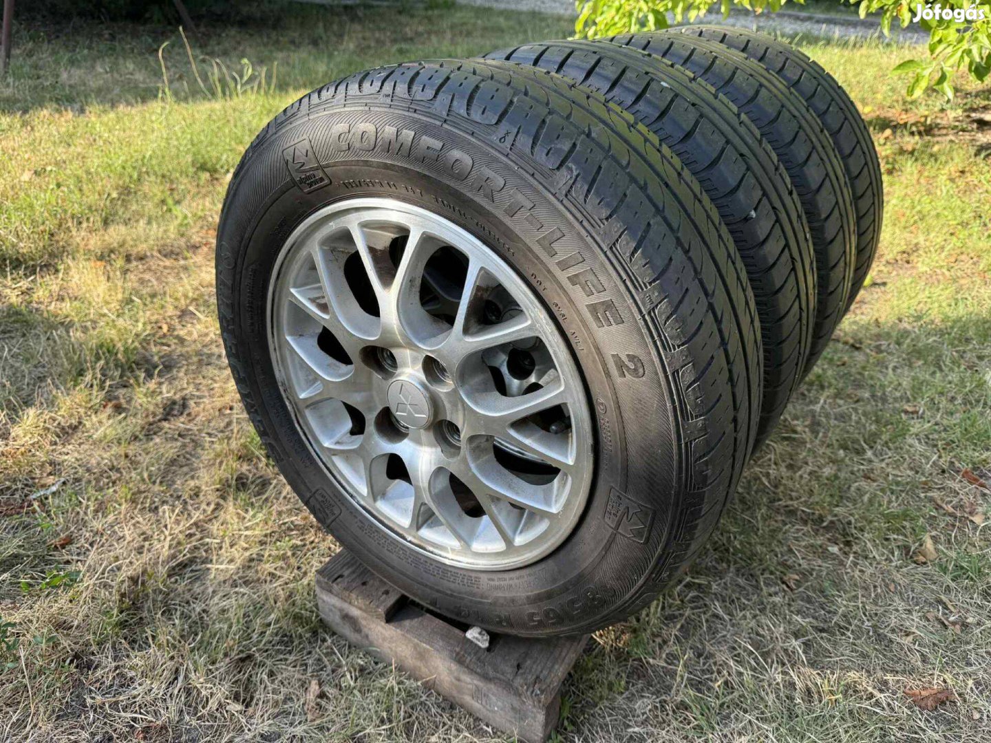Mitshubishi Colt kerekek 185/65 R14 gumikkal
