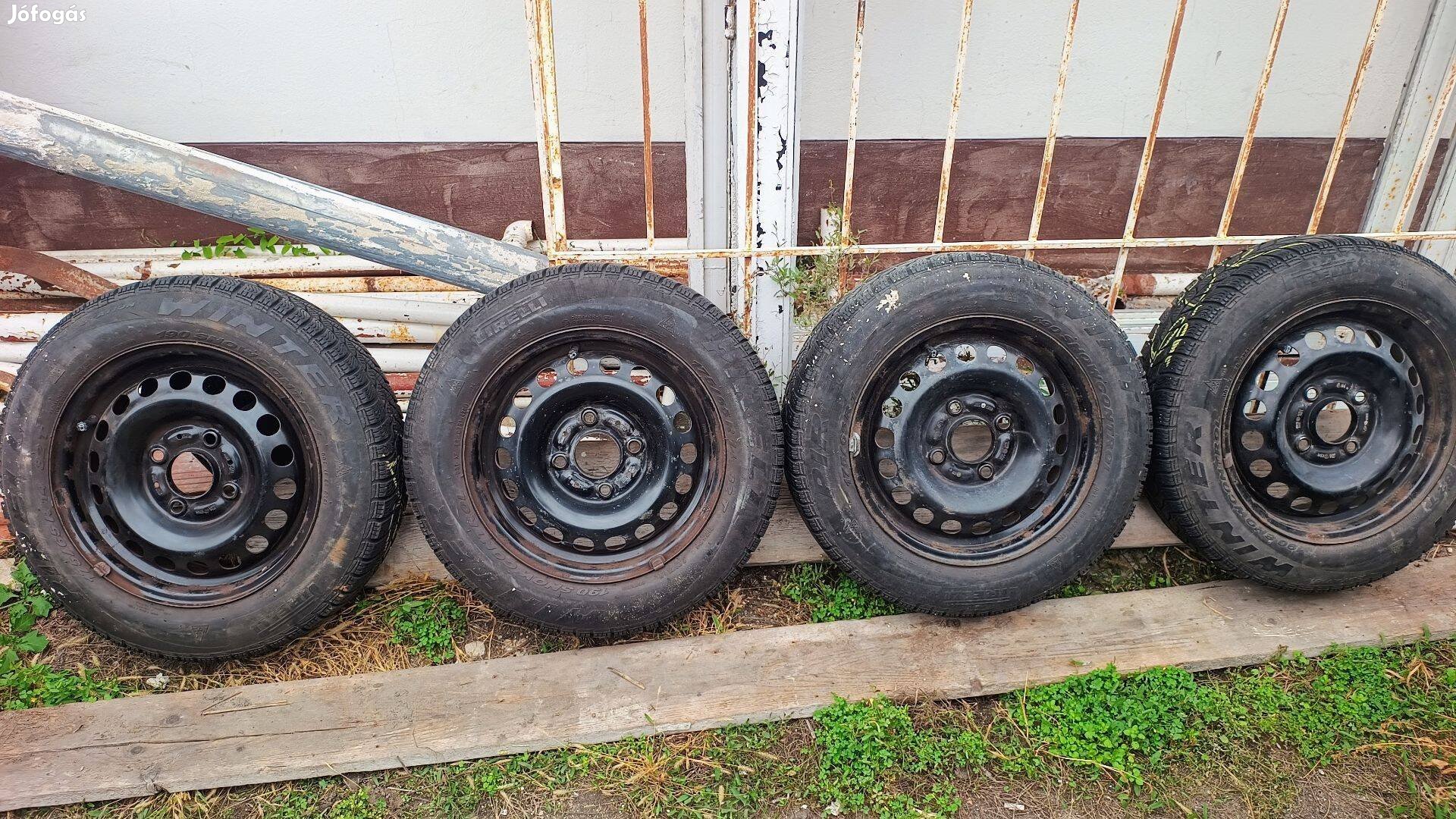 Mitsubishi 14" lemezfelni garnitúra téli gumival
