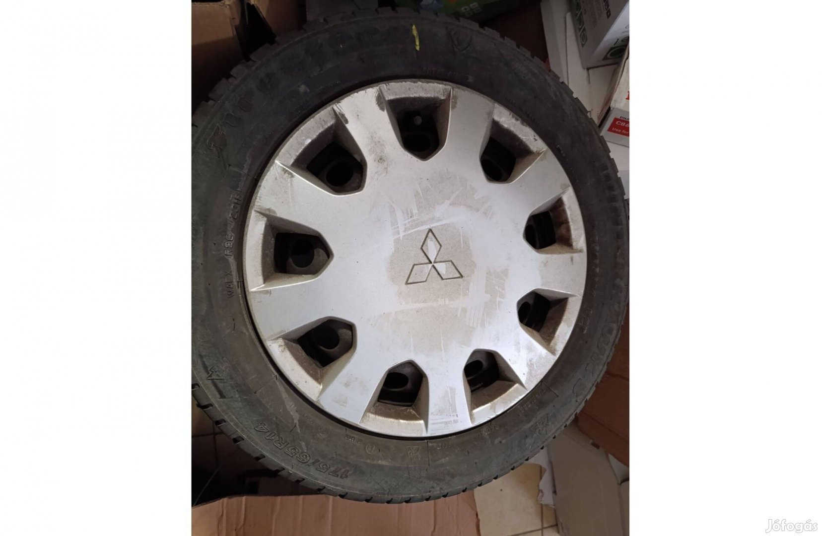 Mitsubishi 14"-os acélfelni Firestone téli gumival dísztárcsával
