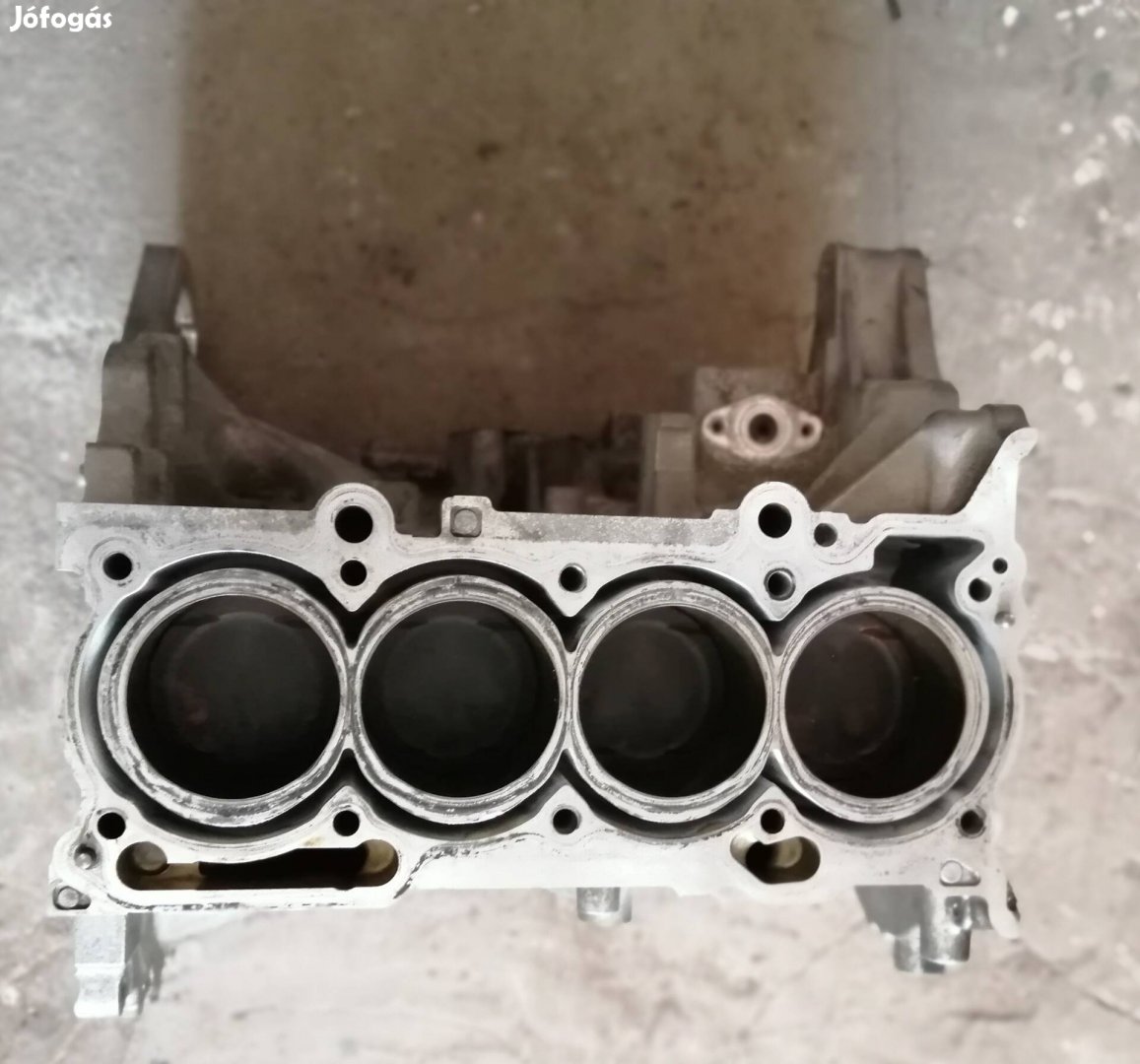 Mitsubishi 4B40 fűzött blokk