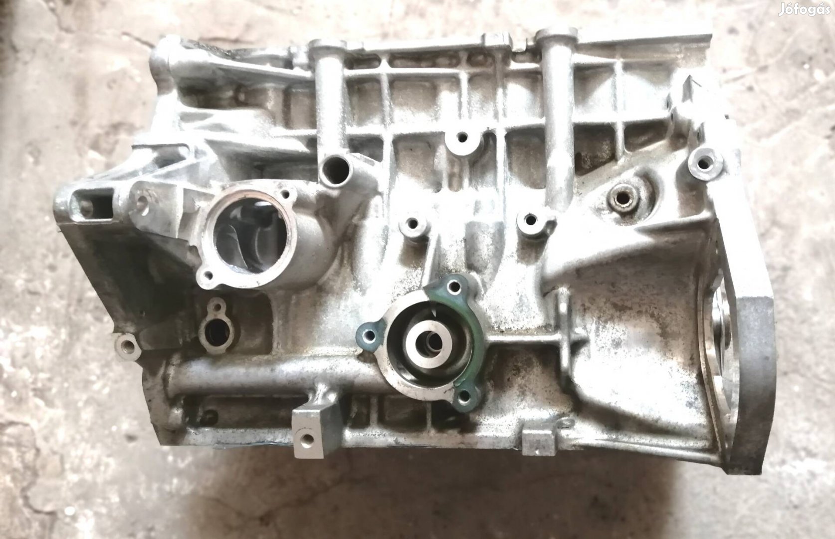 Mitsubishi 4B40 fűzött blokk