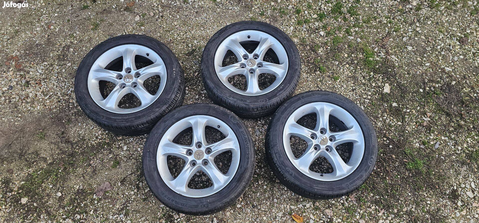 Mitsubishi 4 db gyári alufelni gumi