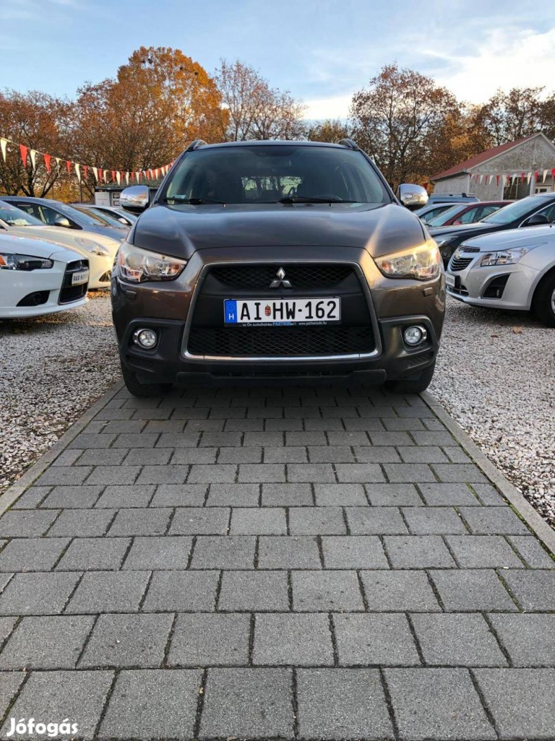 Mitsubishi ASX Teljesen Végig Vezetett Szervizk...