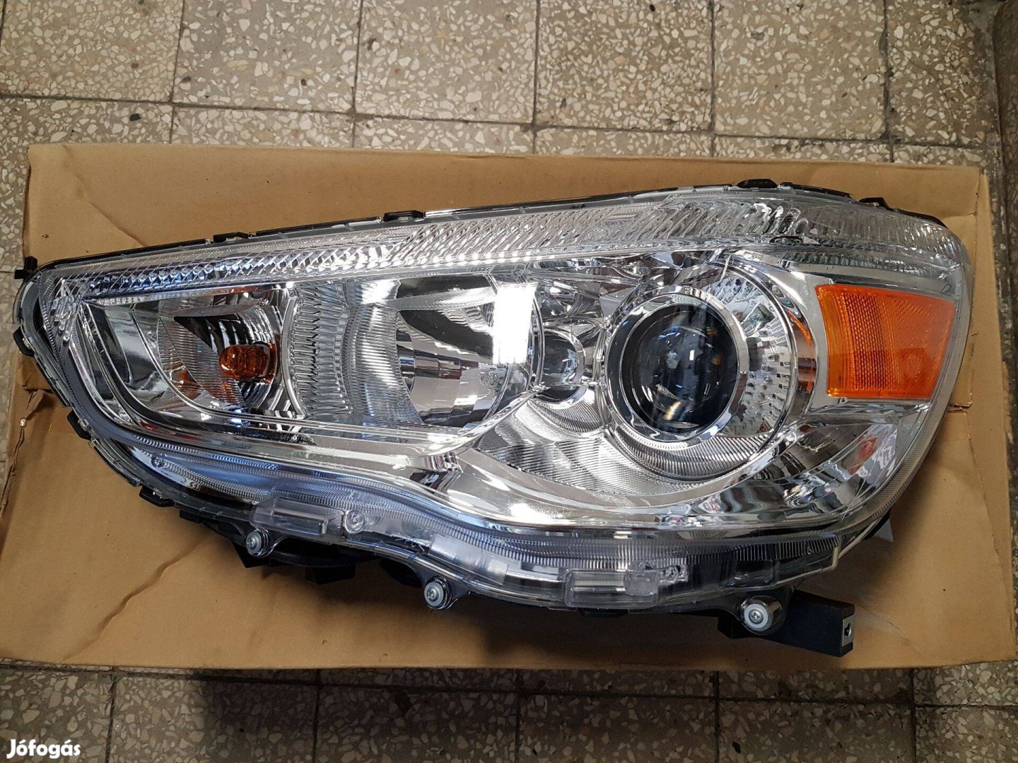 Mitsubishi ASX bal első fényszóró