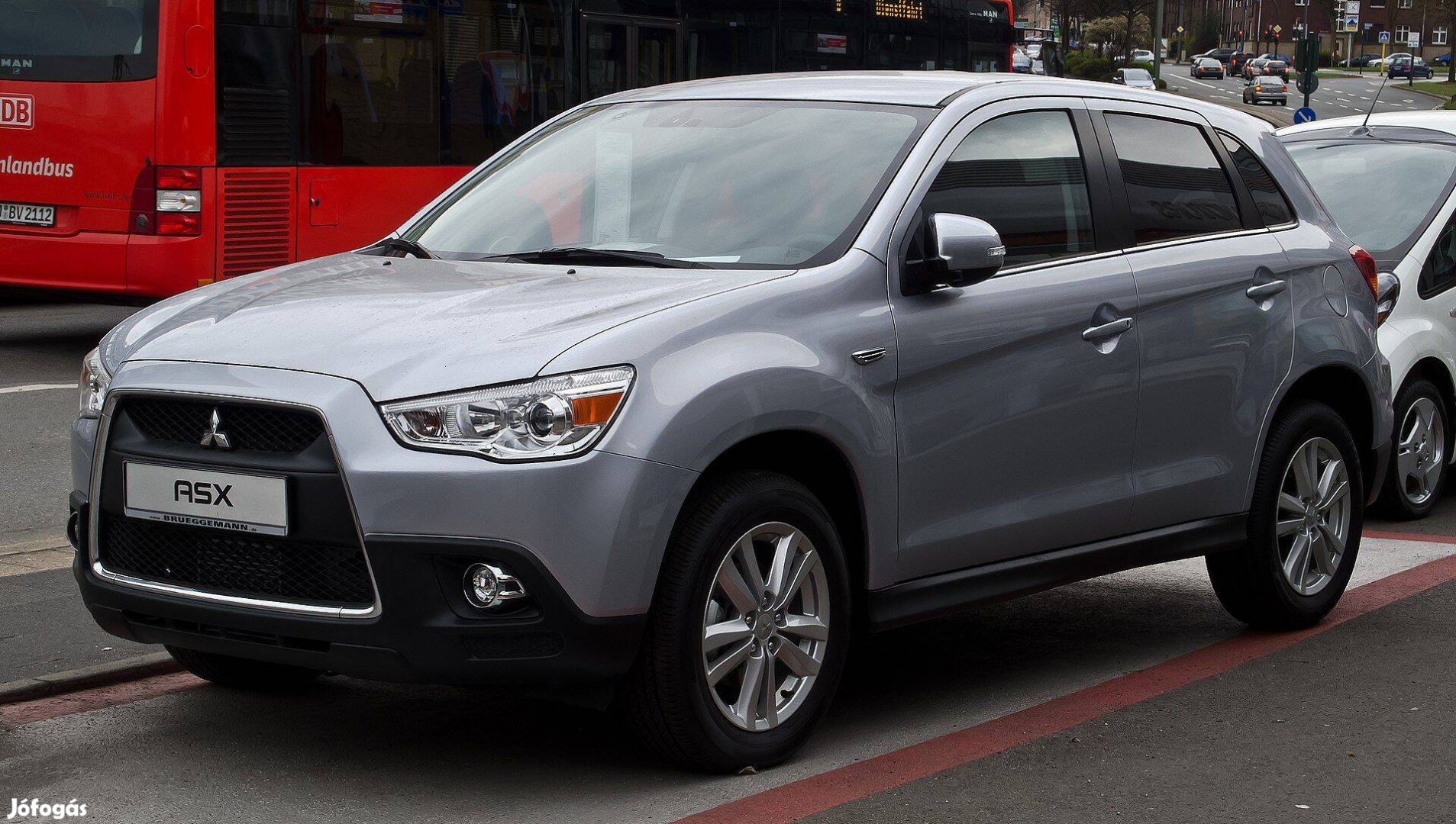 Mitsubishi ASX gyári kalaptartó