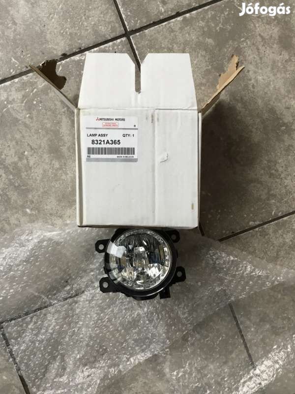 Mitsubishi ASX ködlámpa első jobb 8321A365