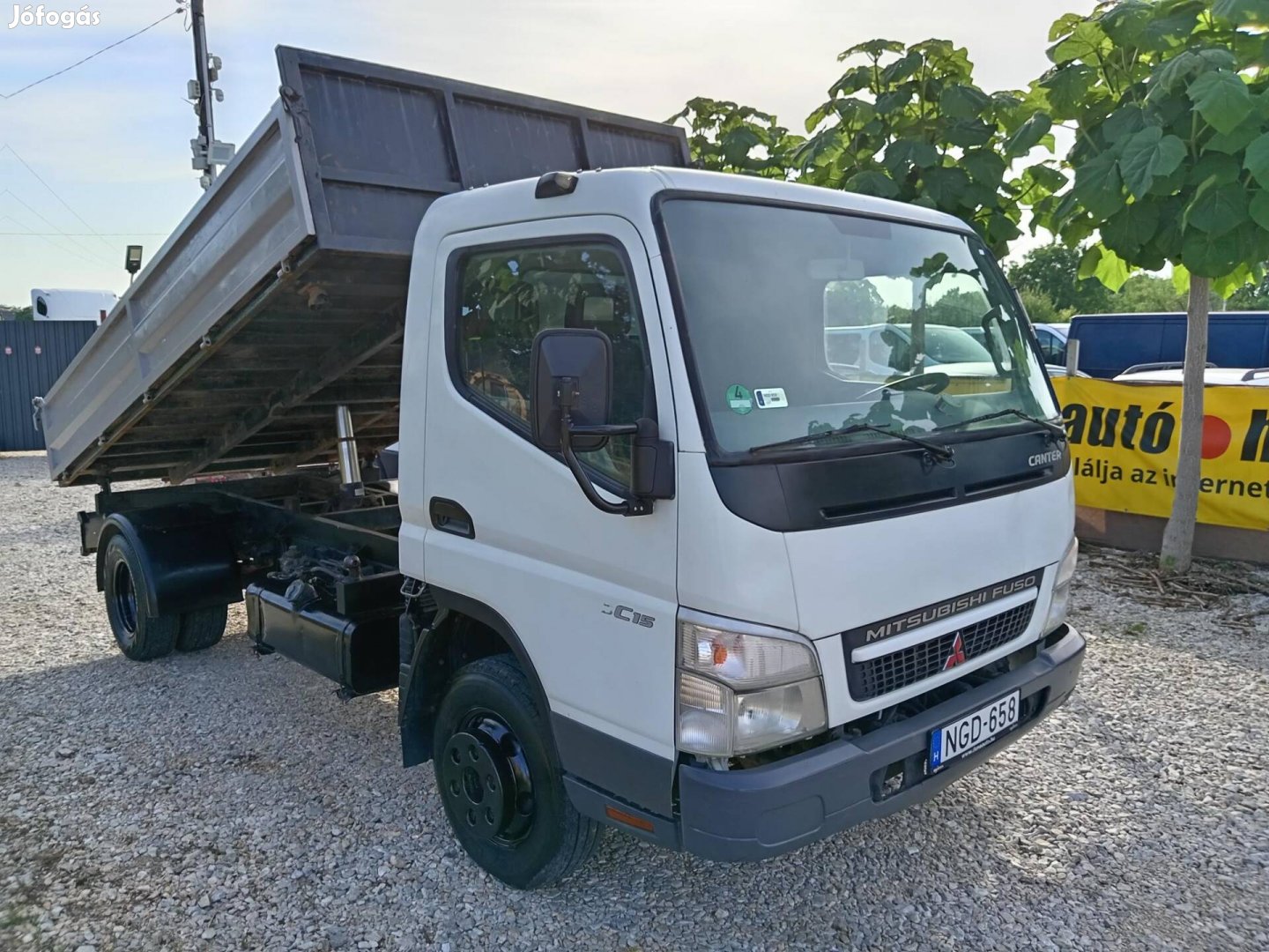 Mitsubishi Canter 35 3.0 D S 295 3 Oldalra bill...