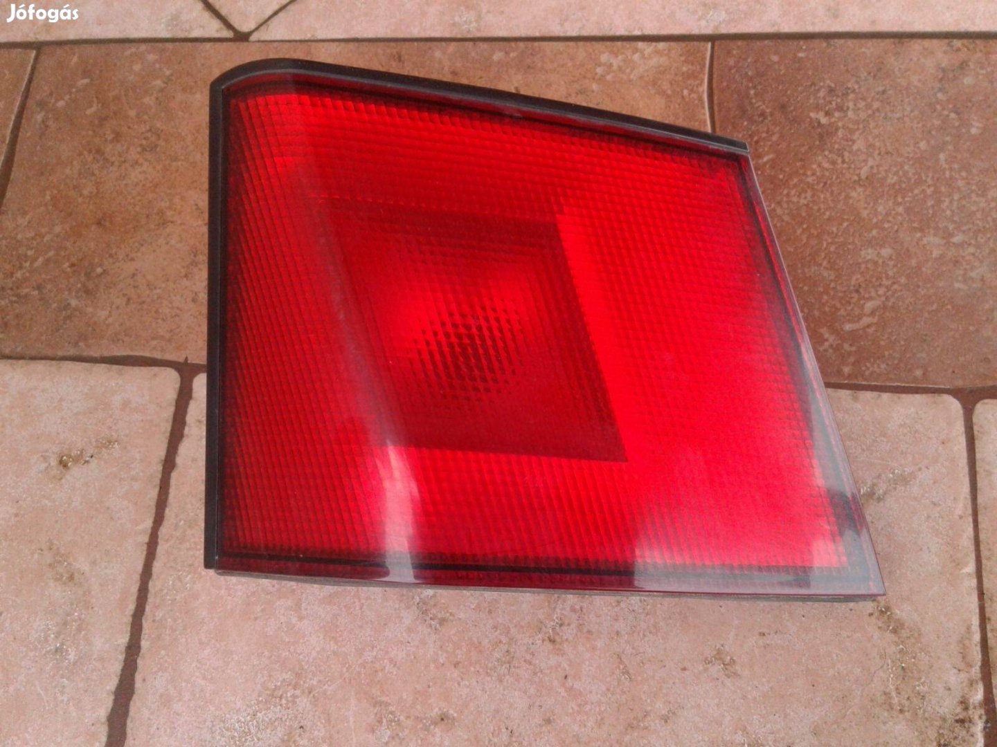 Mitsubishi Carisma 1.9 F8QT hátsó belső lámpa bal