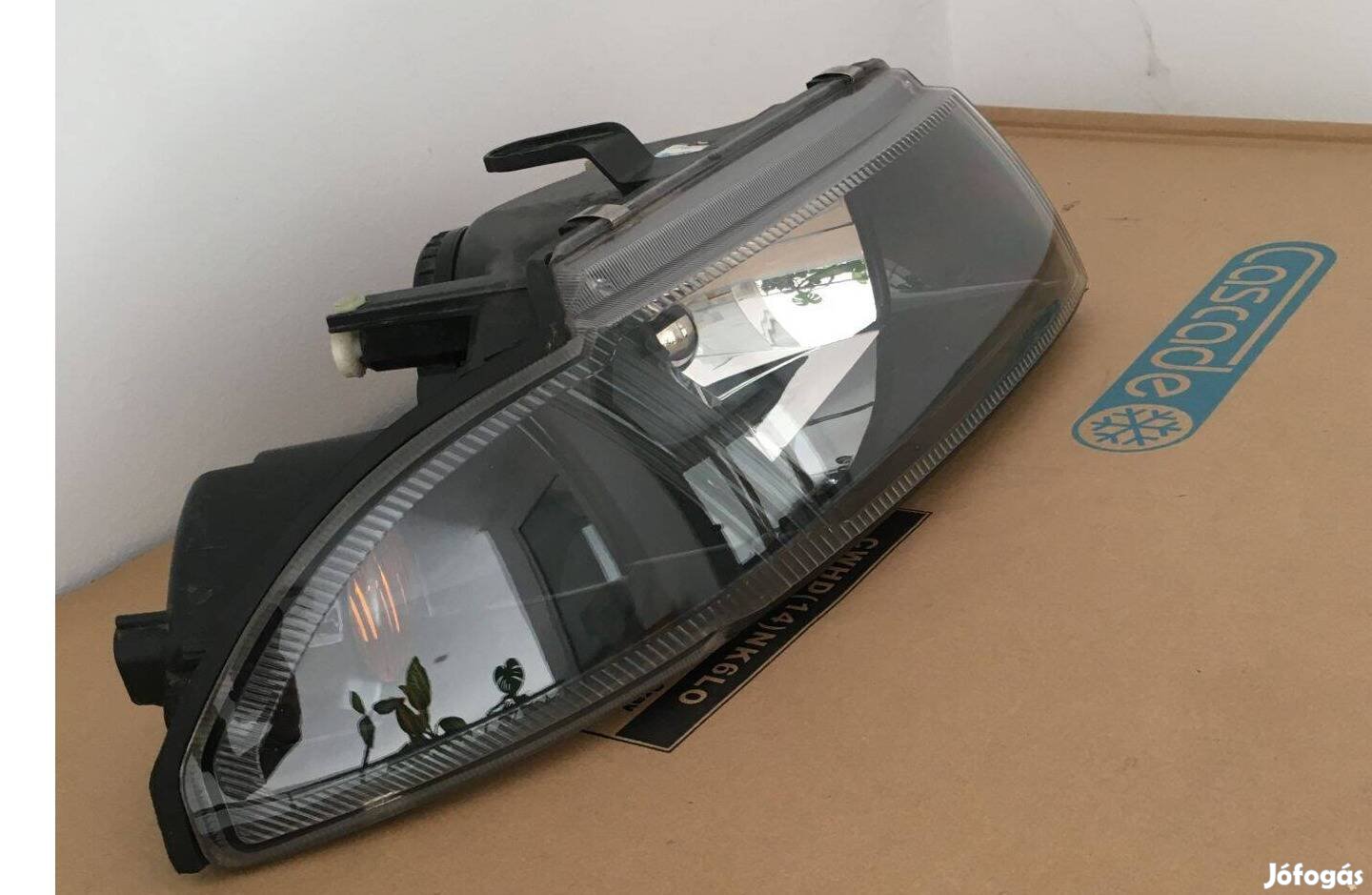 Mitsubishi Carisma fényszóró