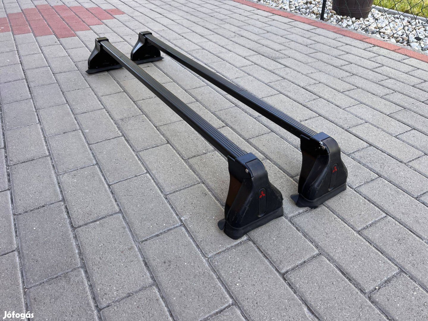 Mitsubishi Carisma gyári tetőcsomagtartó Zárható