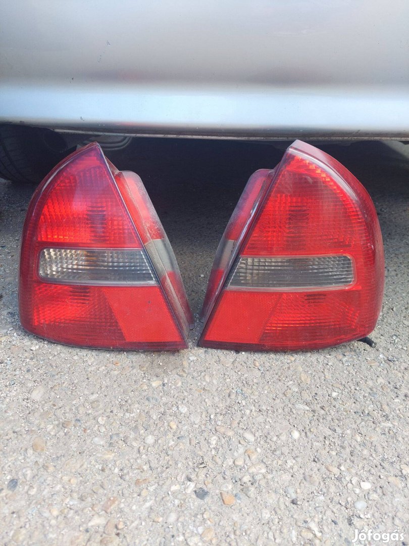 Mitsubishi Carisma külső hátsólámpa