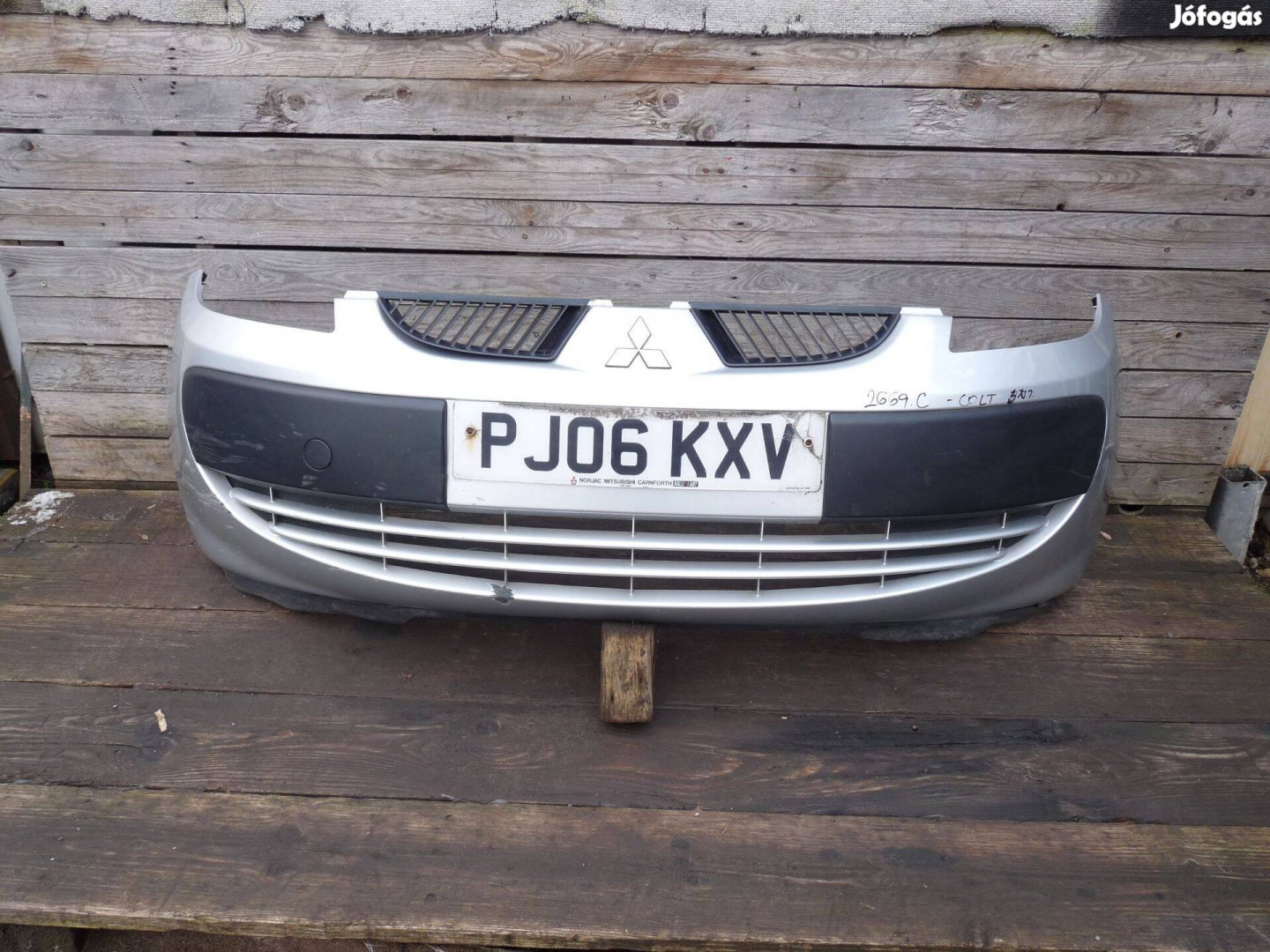 Mitsubishi Colt első lökhárító