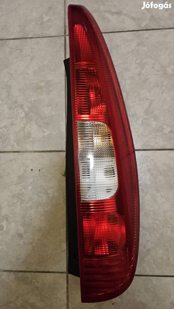 Mitsubishi Colt jobb hátsó lámpa eladó.