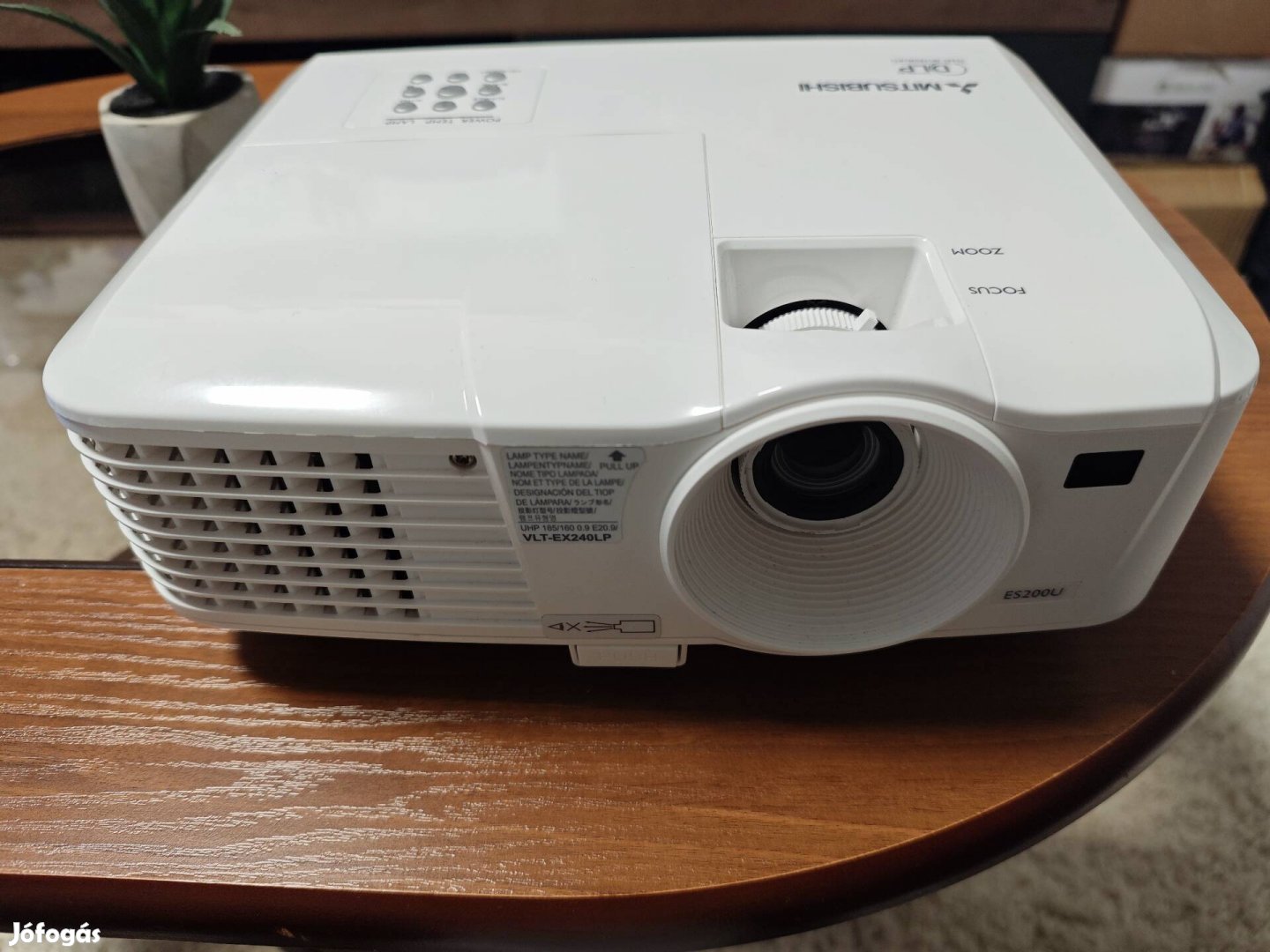 Mitsubishi Es200U DLP projektor, 2400Lumen, projector