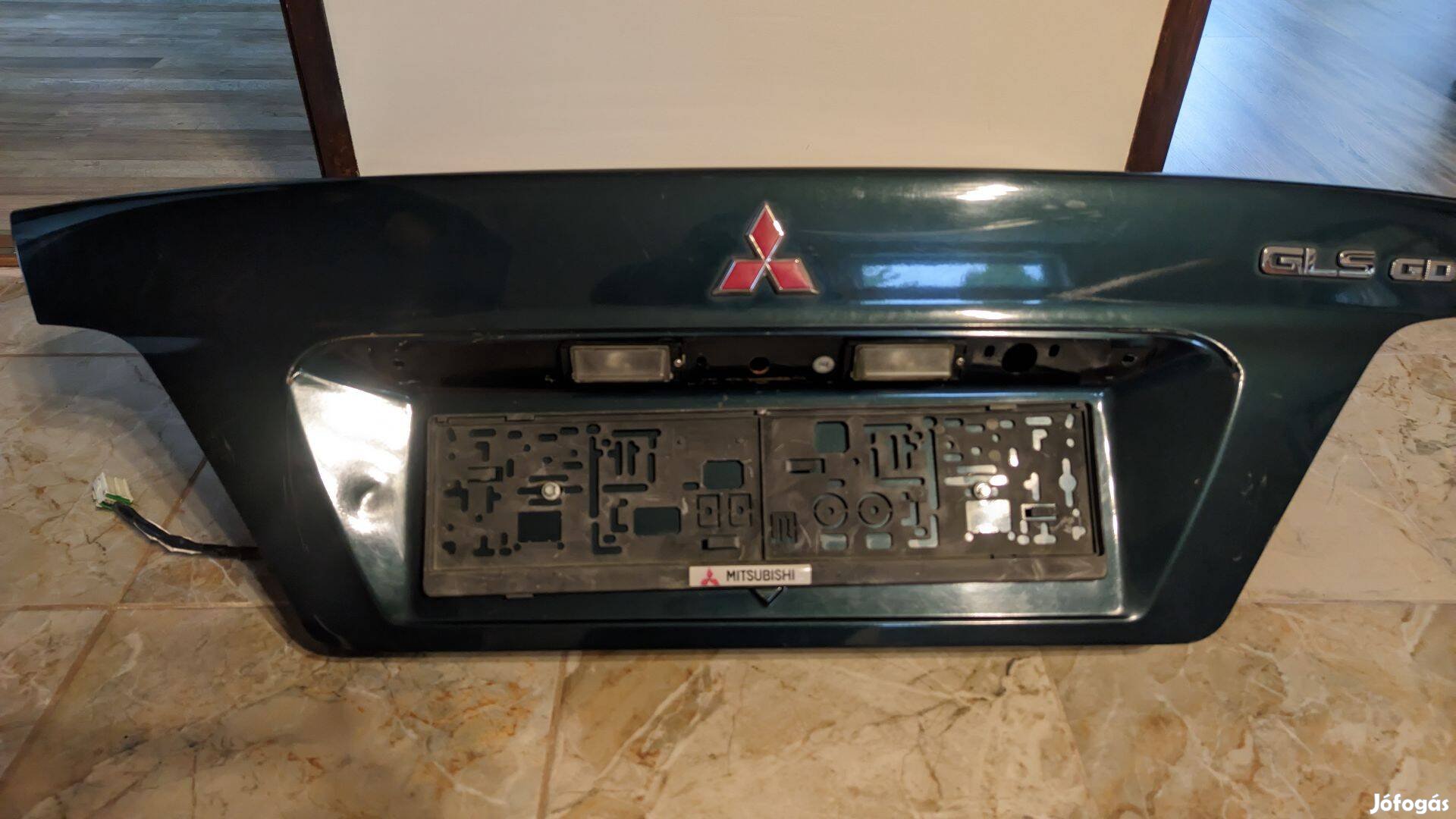 Mitsubishi Galant (cápa) csomagtér ajtó