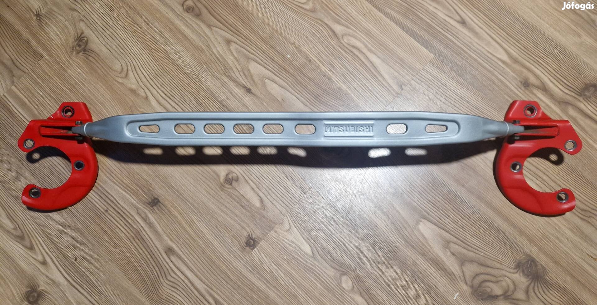 Mitsubishi Galant toronymerevítő 