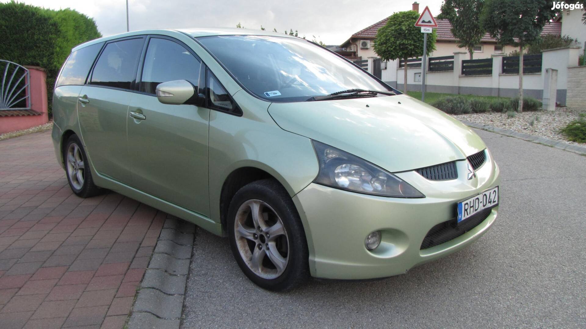 Mitsubishi Grandis 2.4 Comfort Egyterű 6-Személ...