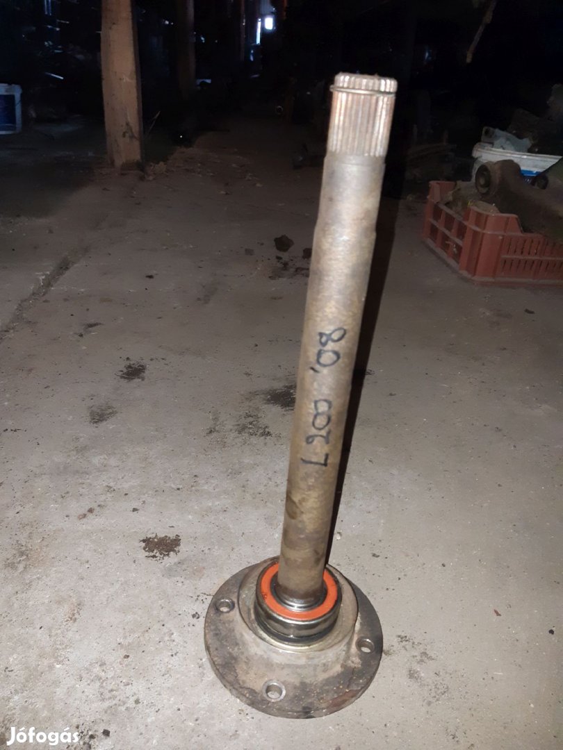 Mitsubishi L200 06-14 Jobb Első Féltengely Kihajtás