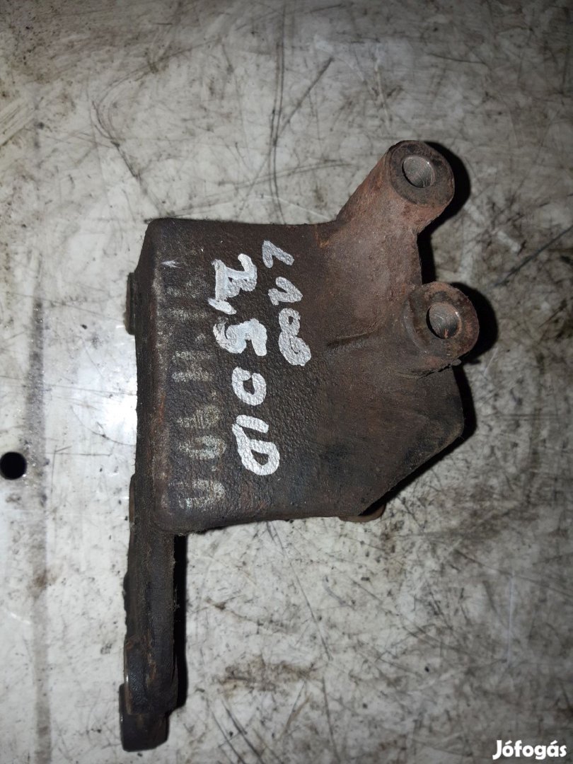 Mitsubishi L200 06-14 Kormányszervó Szivattyú Tartó Bak