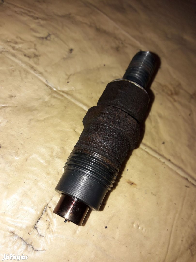 Mitsubishi L200 06-14 Porlasztó