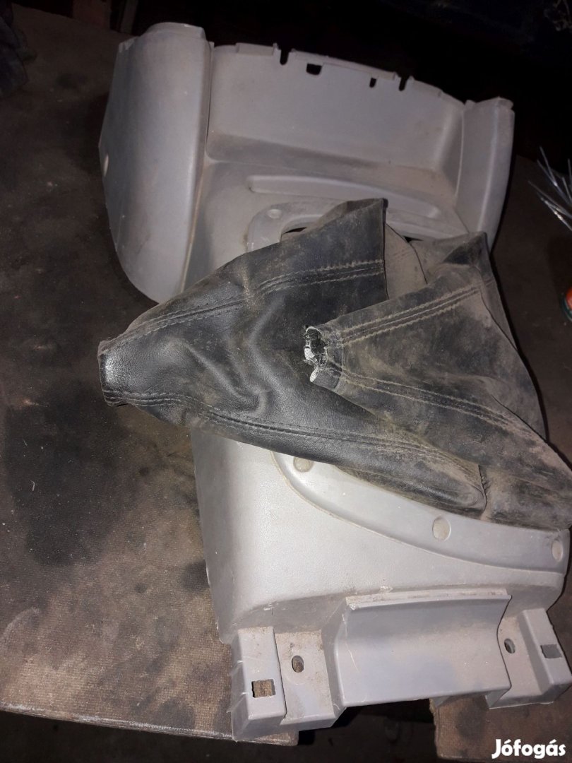 Mitsubishi L200 06-14 Váltó Szoknya