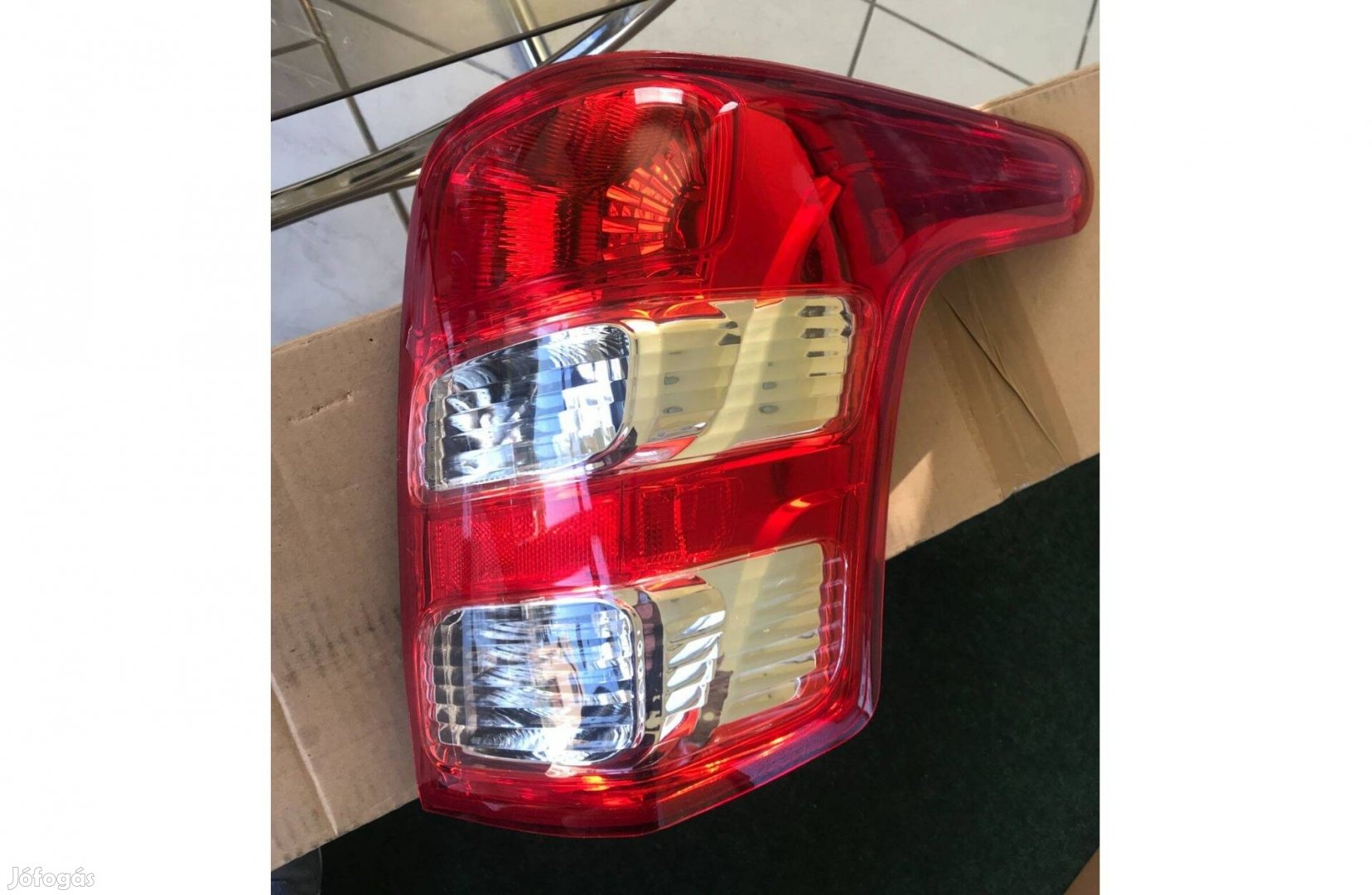 Mitsubishi L200 2015-2019 alkatrészek, új hátsó lámpa