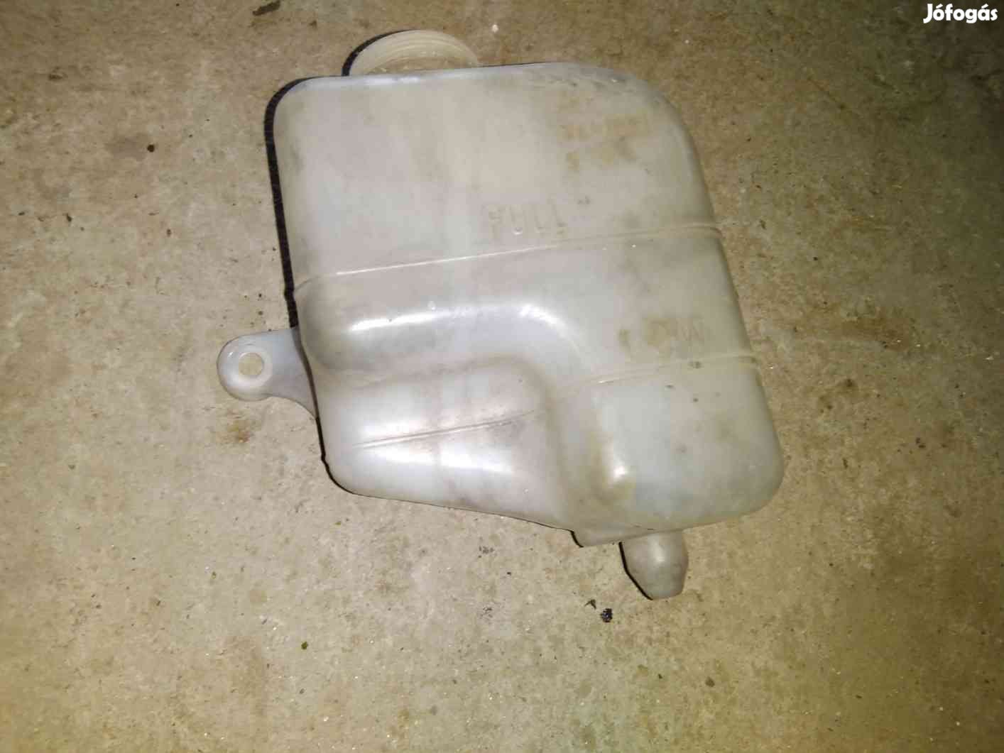 Mitsubishi L200 98-05 Kiegyenlítő Tartály