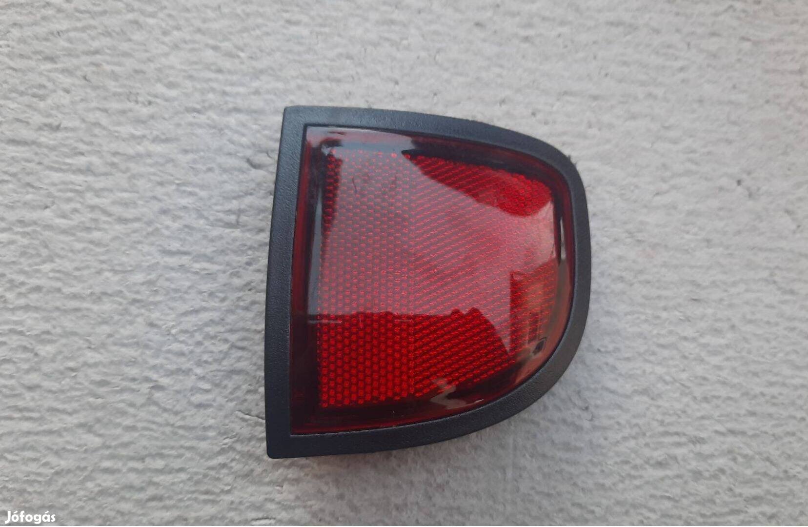 Mitsubishi L200 KA4/KB4 2005-2015 új jobb hátsó prizma fényvisszaverő