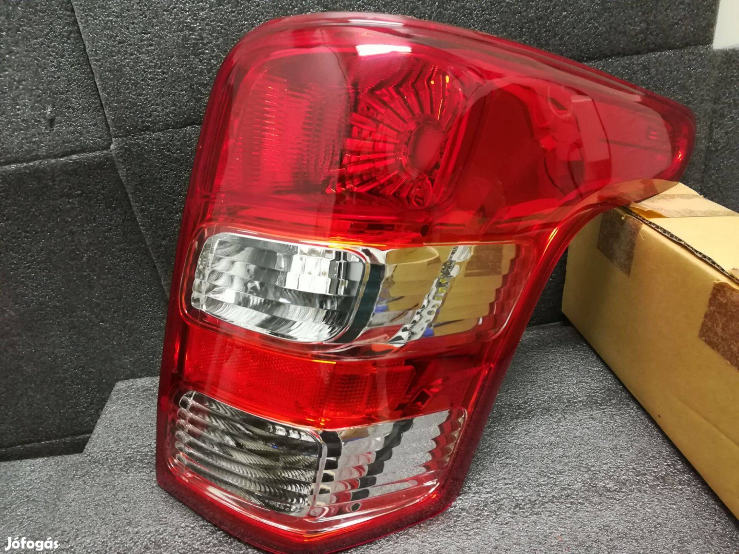 Mitsubishi L200 hátsólámpa jobb 2015 -> 2019 új akciós