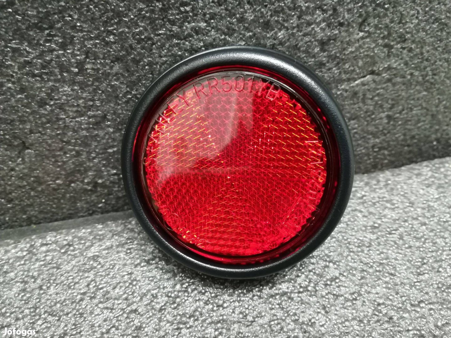 Mitsubishi L200 hátsólámpa jobb prizma kör 1995 -