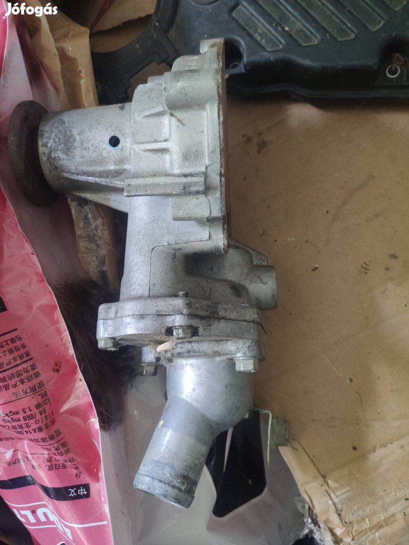 Mitsubishi L200 vízpumpa termosztattal 2008s