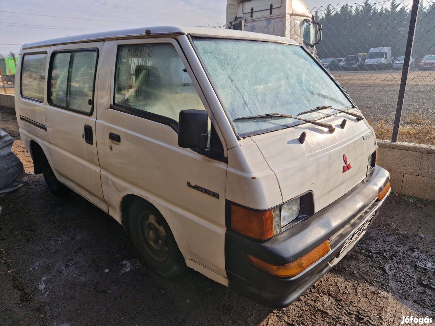 Mitsubishi L300 alkatrészek elado