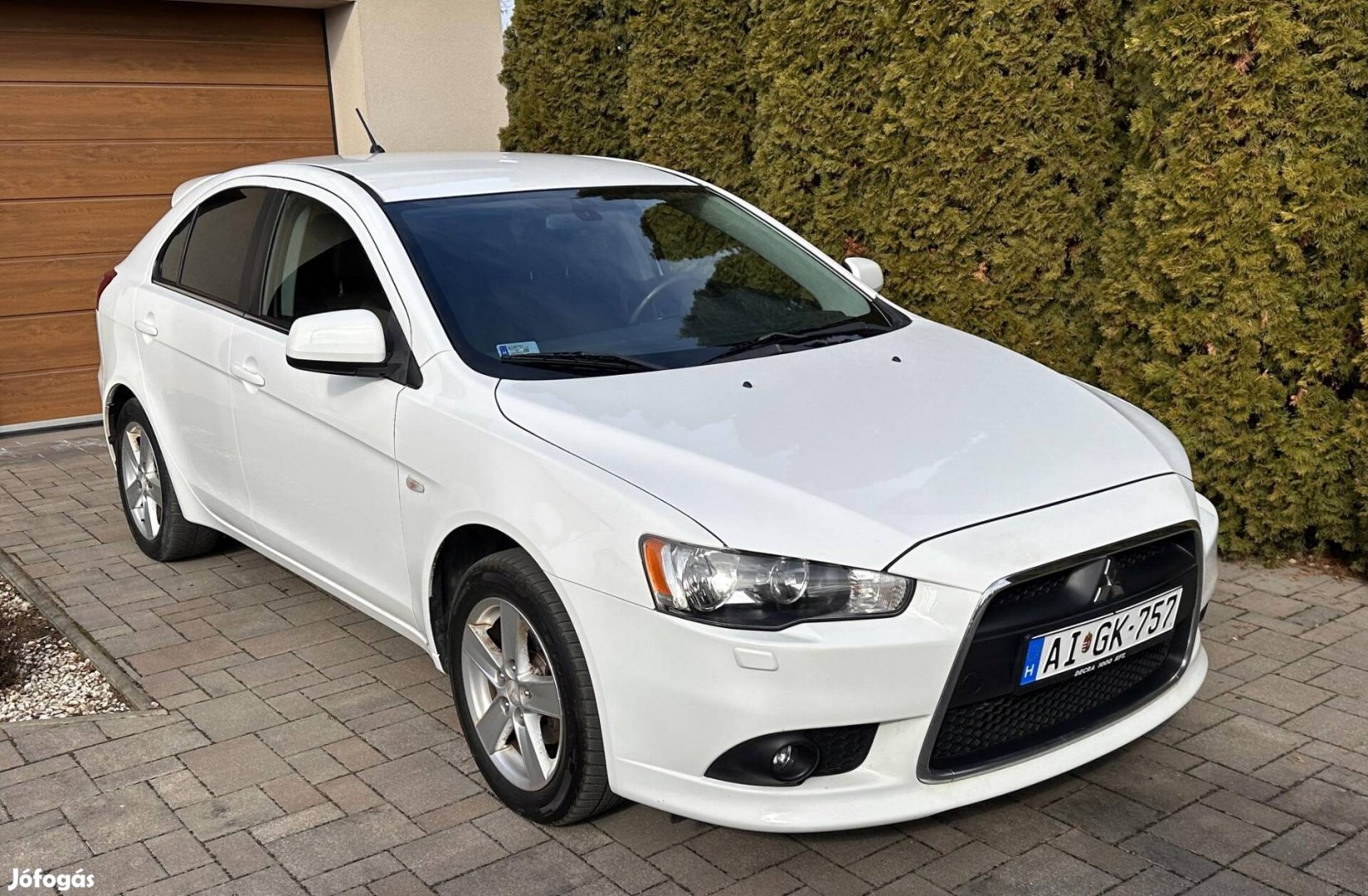 Mitsubishi Lancer Sportback 1.8 Invite Új vezér...