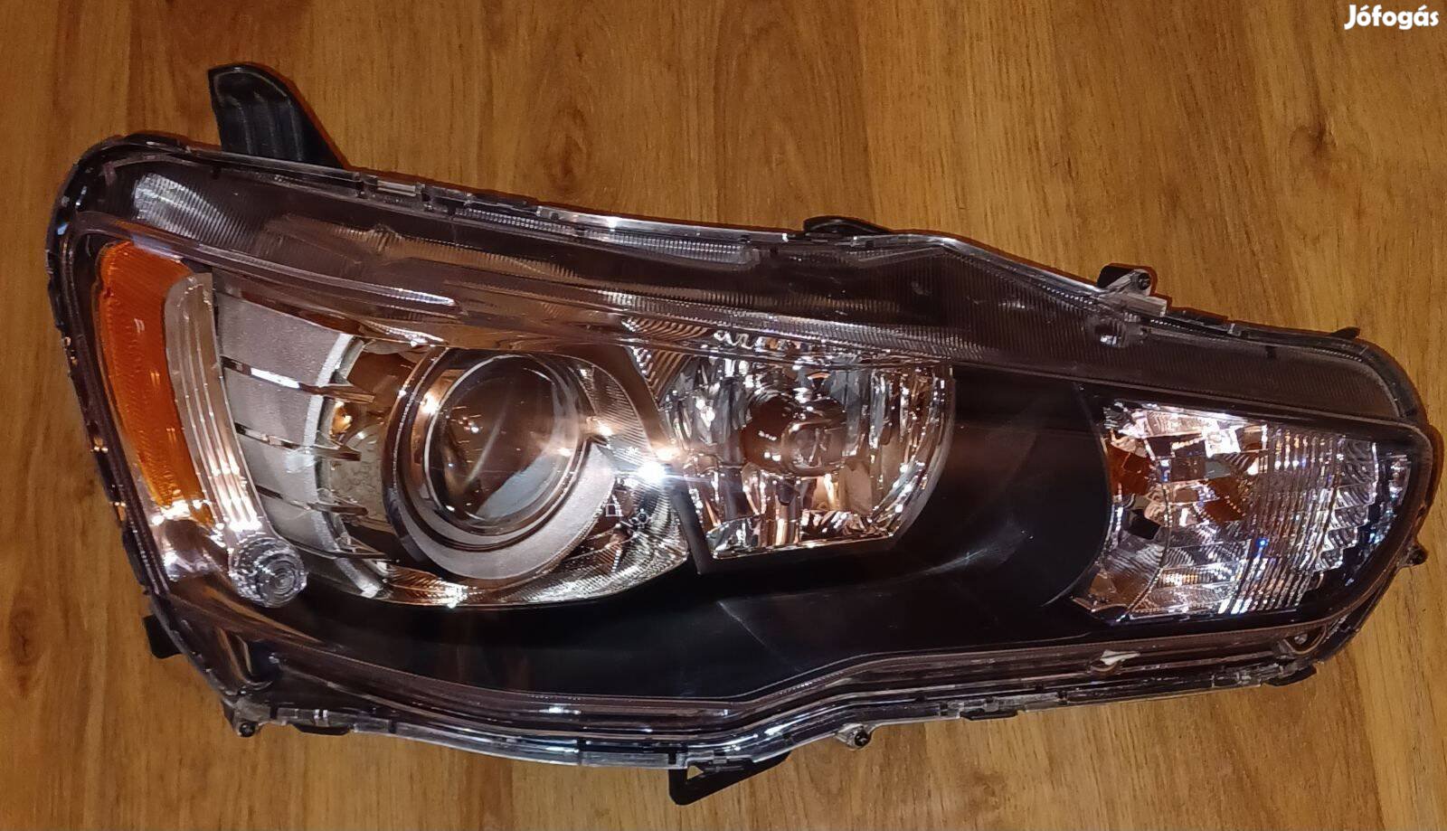 Mitsubishi Lancer fényszóró eladó