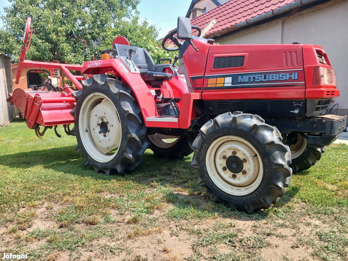 Mitsubishi MT 20, Japán kistraktor talajmaróval eladó.