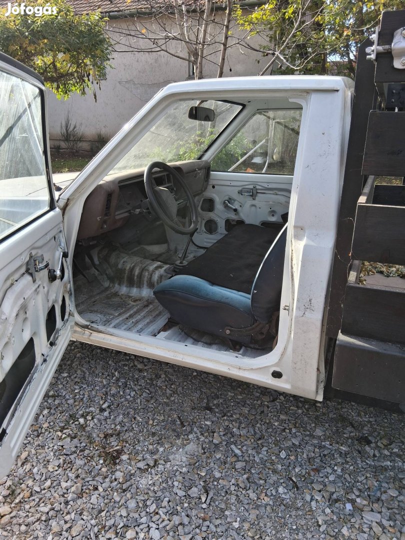 Mitsubishi Mighty Max stake bed