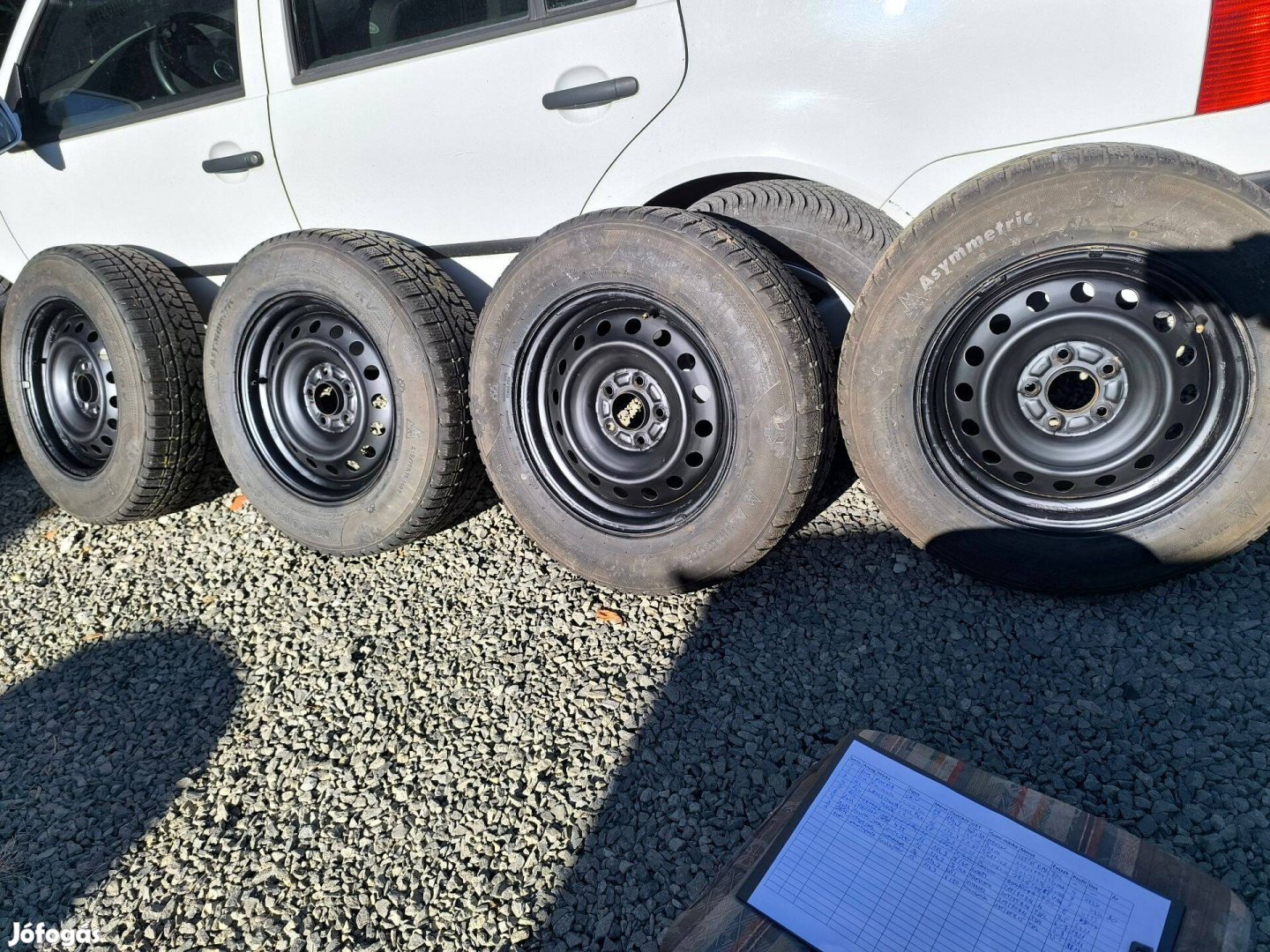 Mitsubishi Outlander 215/70 R16 Téligumi lemezfelni szett