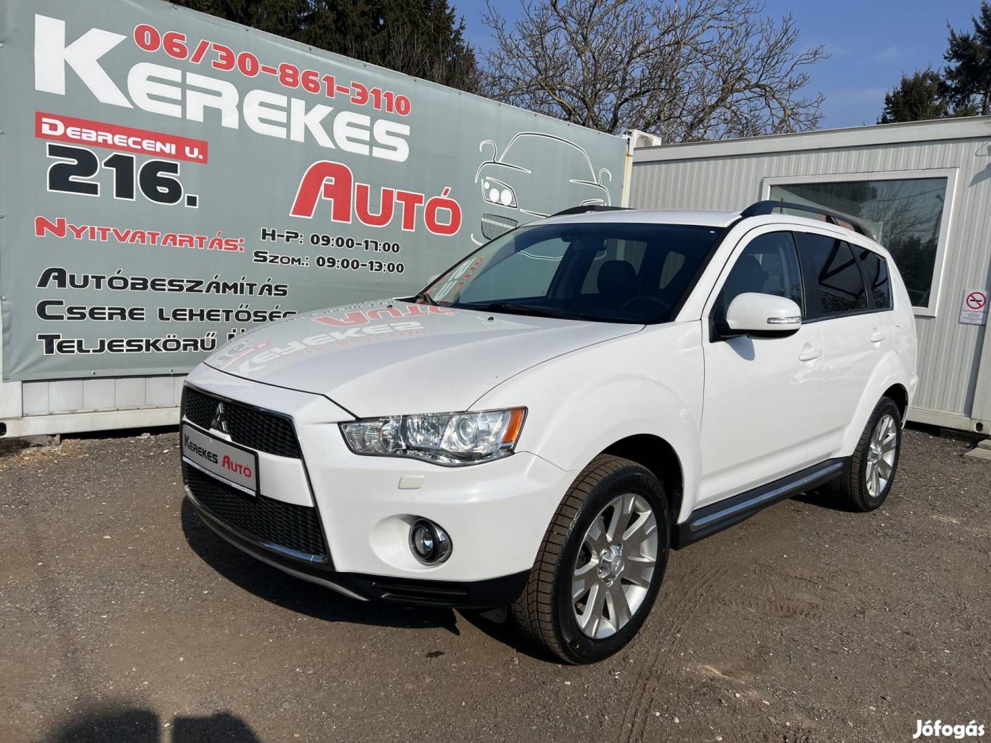 Mitsubishi Outlander 2.0 Mivec Invite 2WD LE SZ...