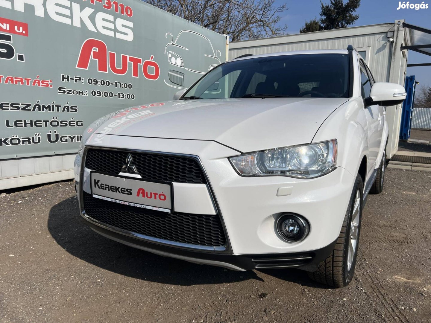 Mitsubishi Outlander 2.0 Mivec Invite 2WD LE SZ...