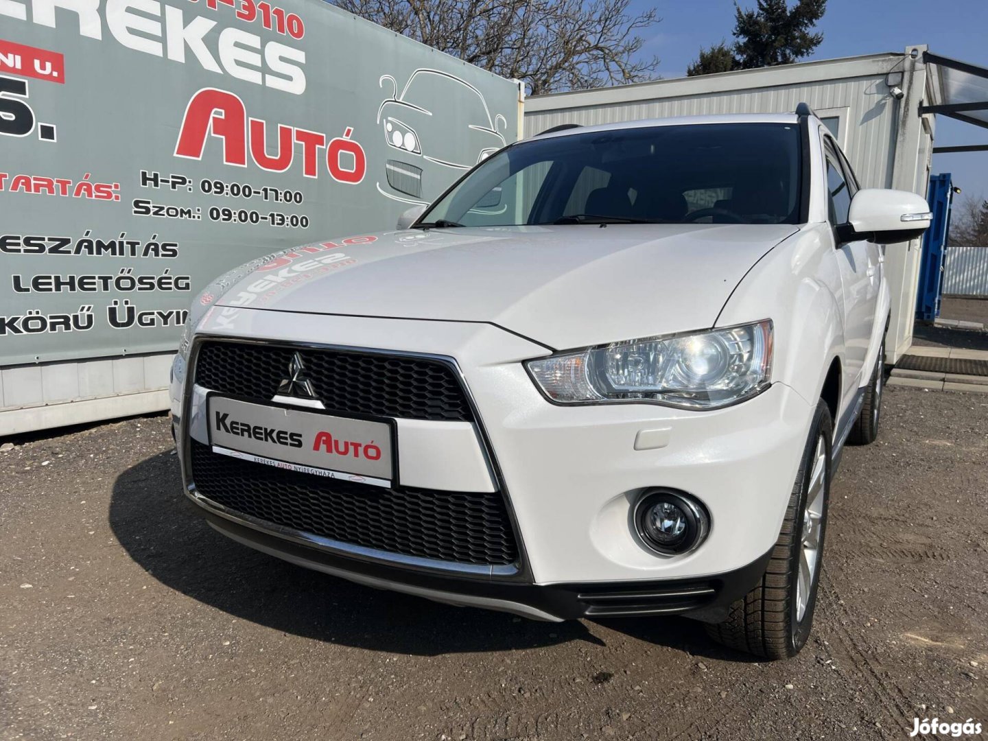 Mitsubishi Outlander 2.0 Mivec Invite 2WD LE SZ...