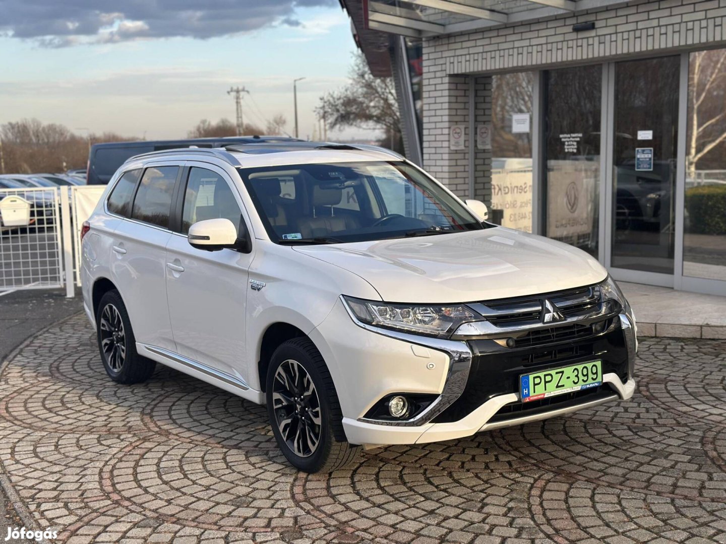 Mitsubishi Outlander 2.0 Phev Instyle Navi 4WD...