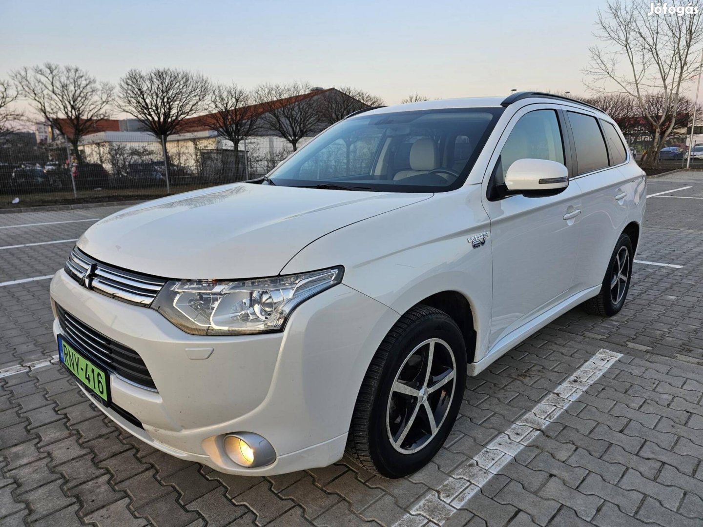 Mitsubishi Outlander 2.0 Phev Instyle Navi 4WD...