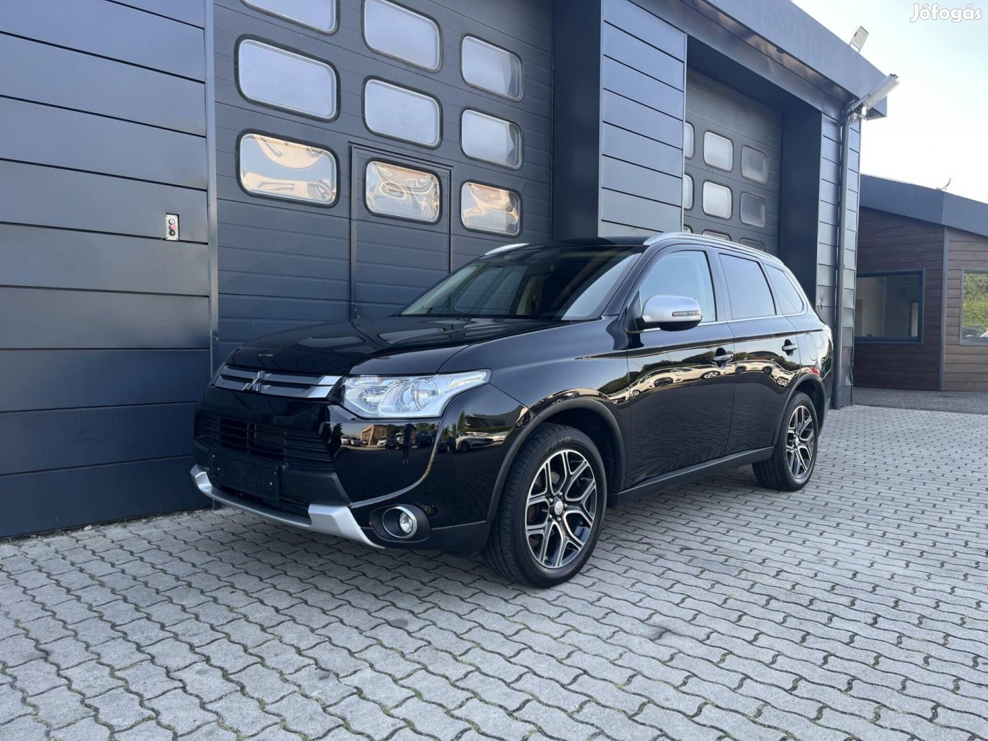 Mitsubishi Outlander 2.2 DI-D Instyle Navi 4WD...