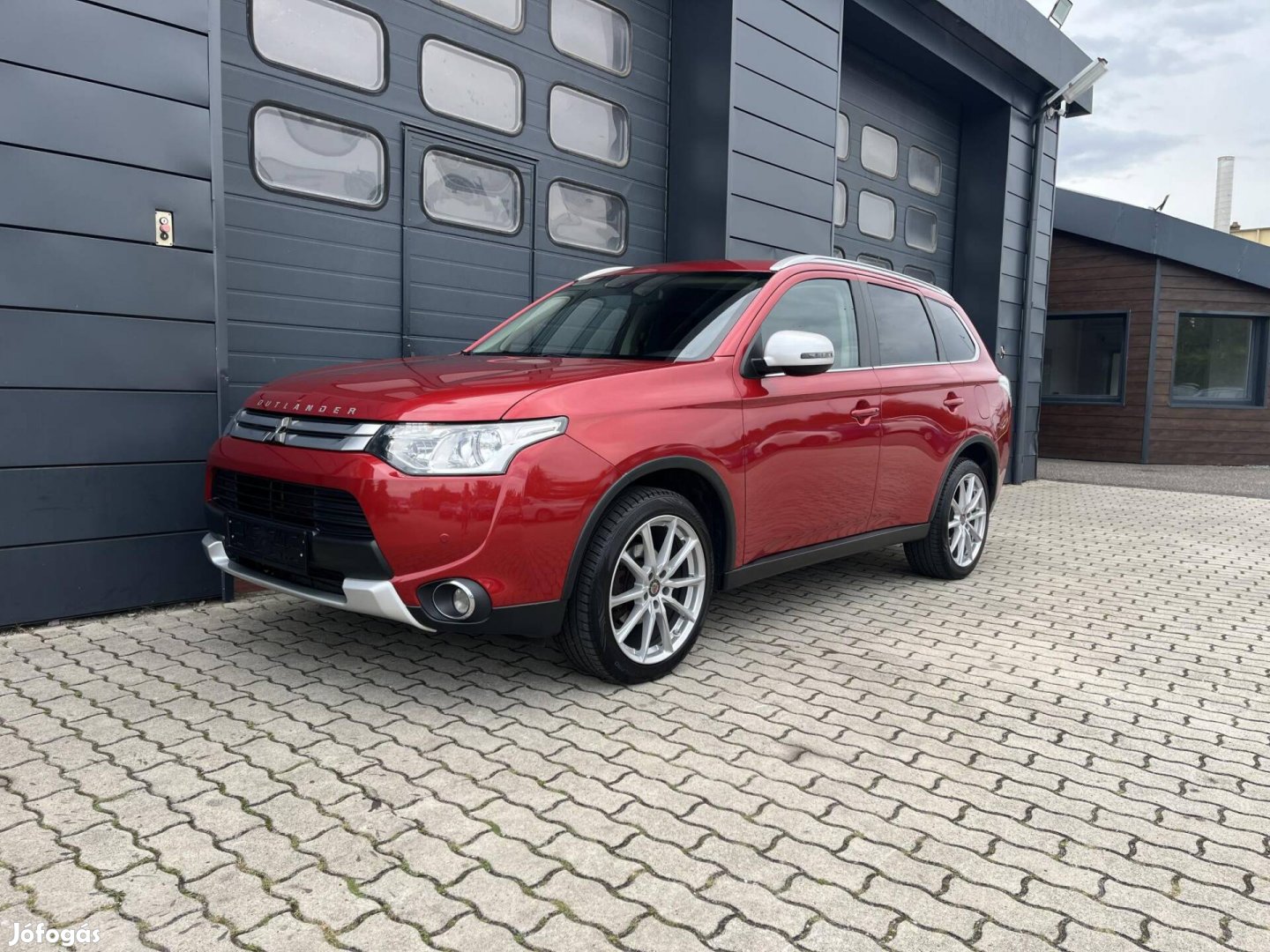 Mitsubishi Outlander 2.2 DI-D Instyle Navi 4WD...