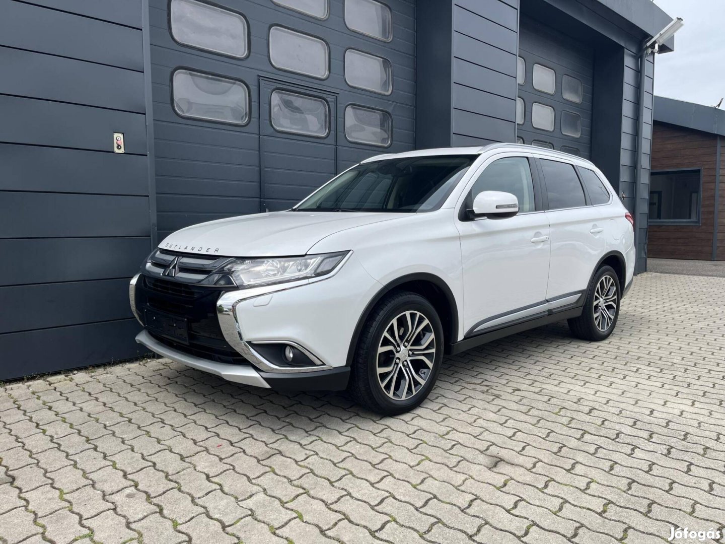 Mitsubishi Outlander 2.2 DI-D Instyle Premium 4...