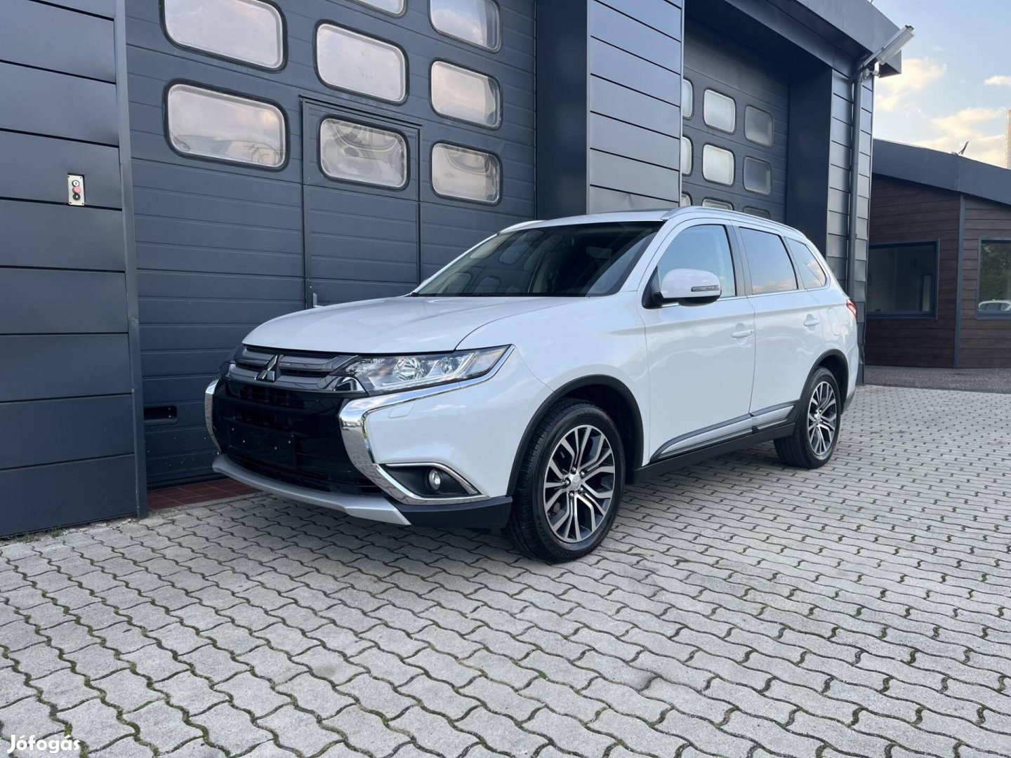 Mitsubishi Outlander 2.2 DI-D Instyle Premium 4...