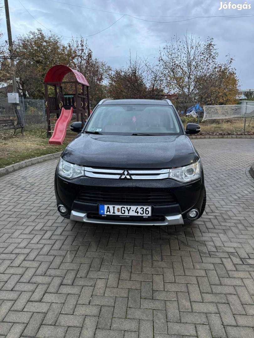 Mitsubishi Outlander 2.2 DI-D Intense Plus 4WD...