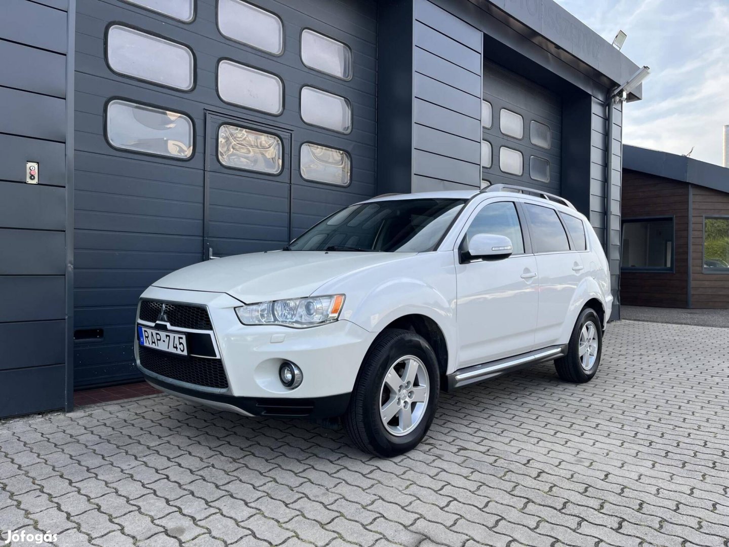 Mitsubishi Outlander 2.2 D Instyle Szervizelt /...