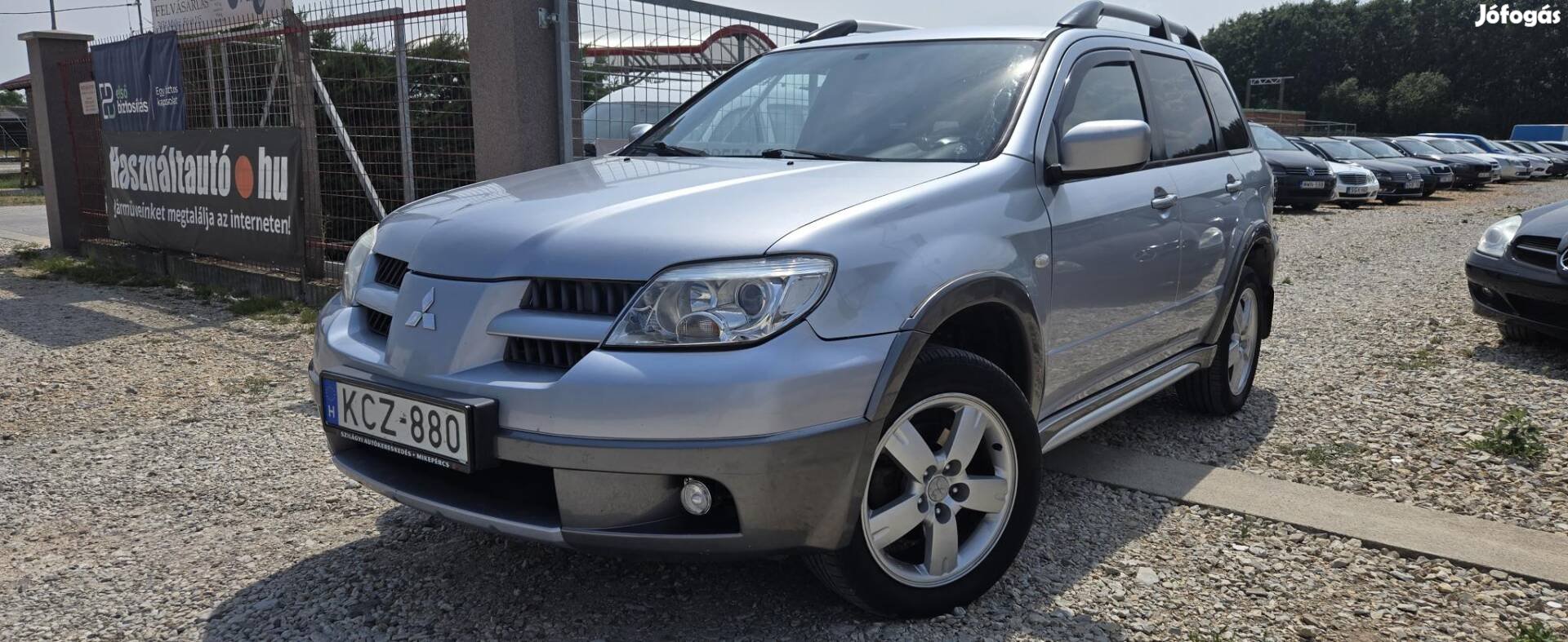 Mitsubishi Outlander 2.4 Intense 4WD 4X4 Manuál...
